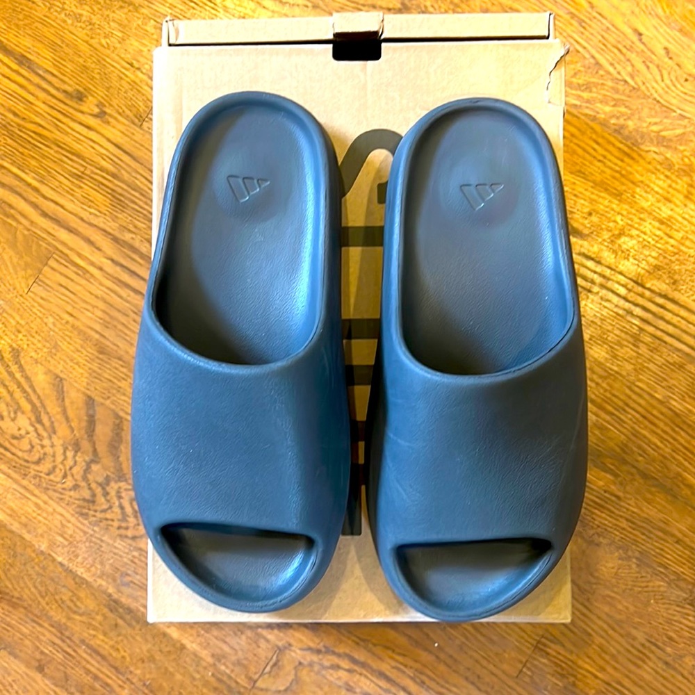Adidas Yeezy Onyx Slide